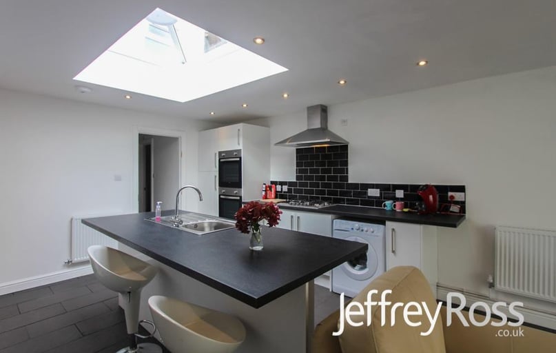 Fitzroy Street, Cathays, Cardiff - Image 1